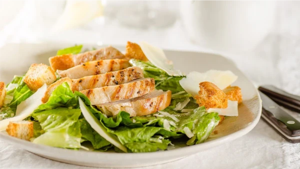 Tavuklu Sezar Salata